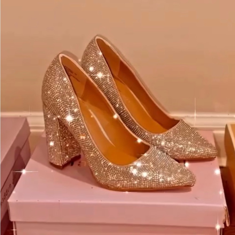 Madden Girl Women’s Symbol Pump